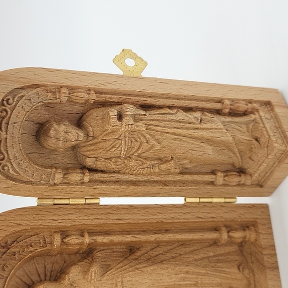 1549- Catholic Altar Religious Portable Holy Family Box Hand Carved Wooden Box - Picture 4 of 7